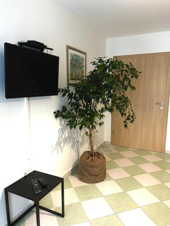 Apartments villa Mira Kaštela Exteriör bild