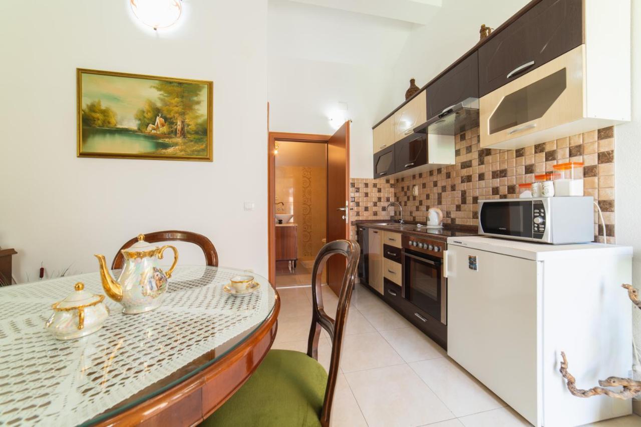 Apartments villa Mira Kaštela Exteriör bild